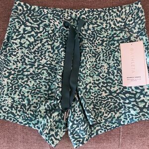 Athleta Balance 4” Shorts